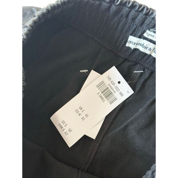NEW Abercrombie & Fitch Vegan Leather Dolphin Hem Shorts Size XS Black Pull On - Picture 11 of 11